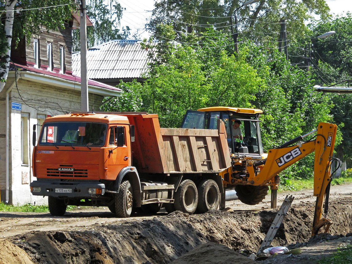 Кировская область, № А 135 ХЕ 43 — КамАЗ-65115 [651150]