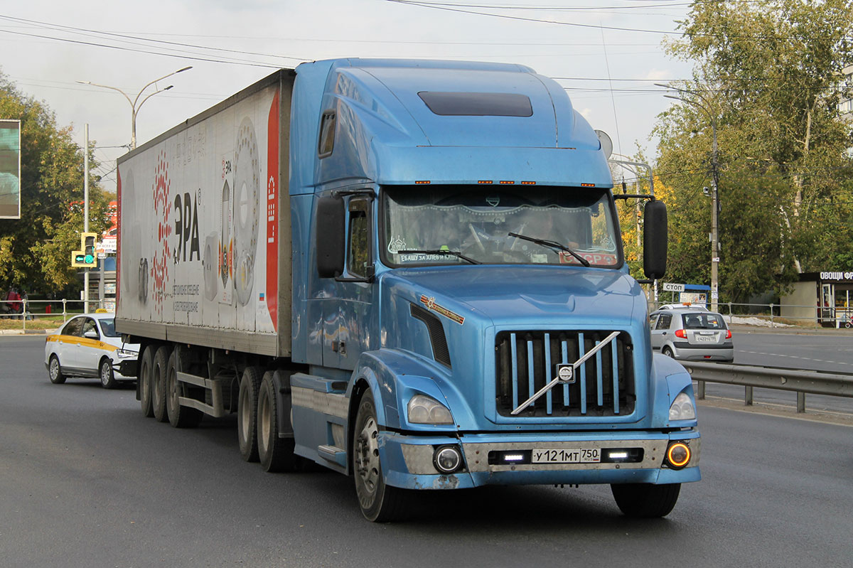 Московская область, № У 121 МТ 750 — Volvo VNL670