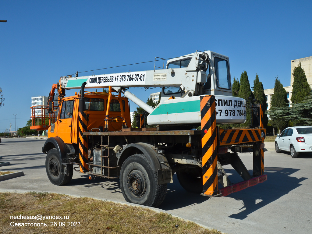 Севастополь, № А 663 ХС 92 — Mercedes-Benz Unimog (общ.м)