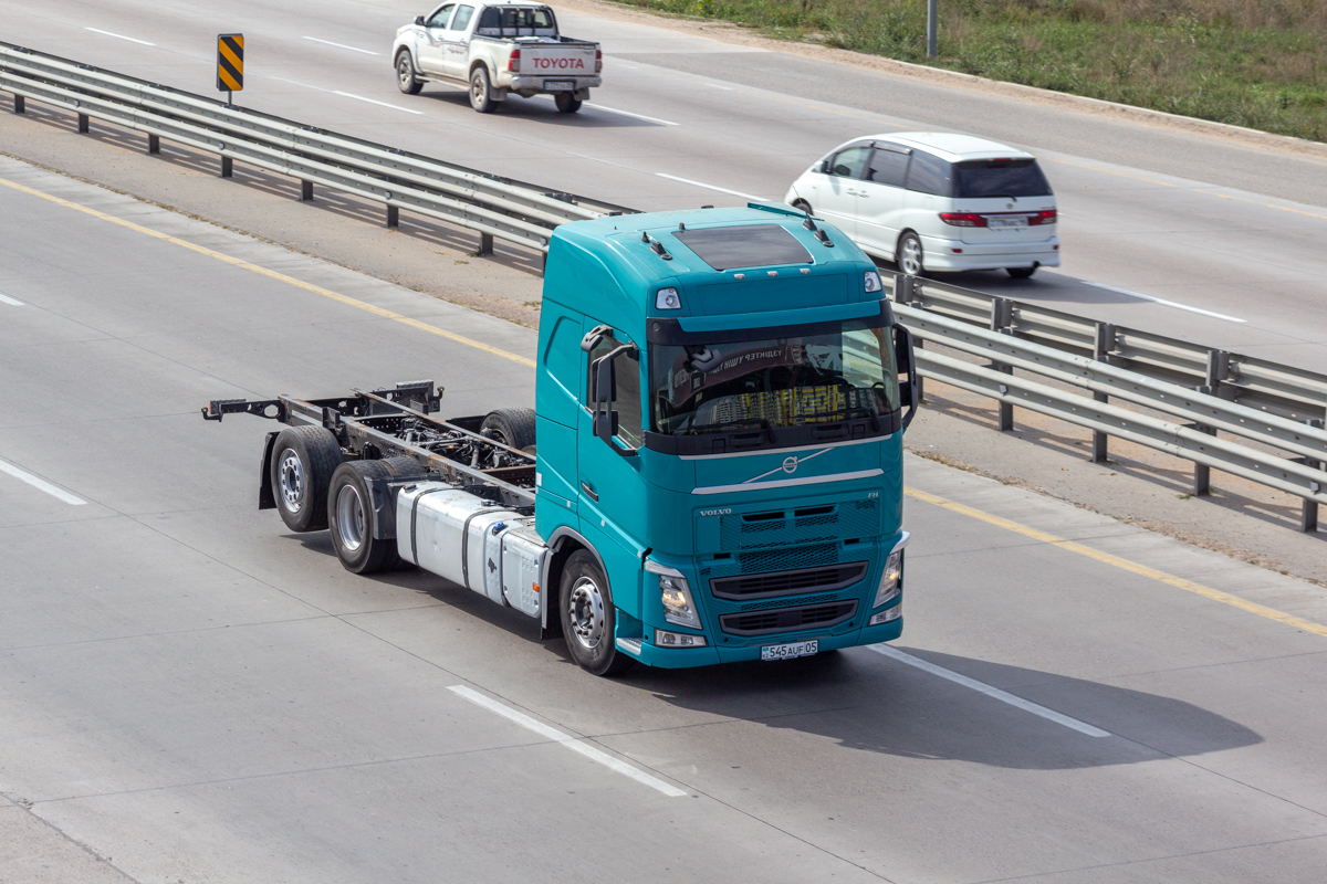 Алматинская область, № 545 AUF 05 — Volvo ('2012) FH-Series