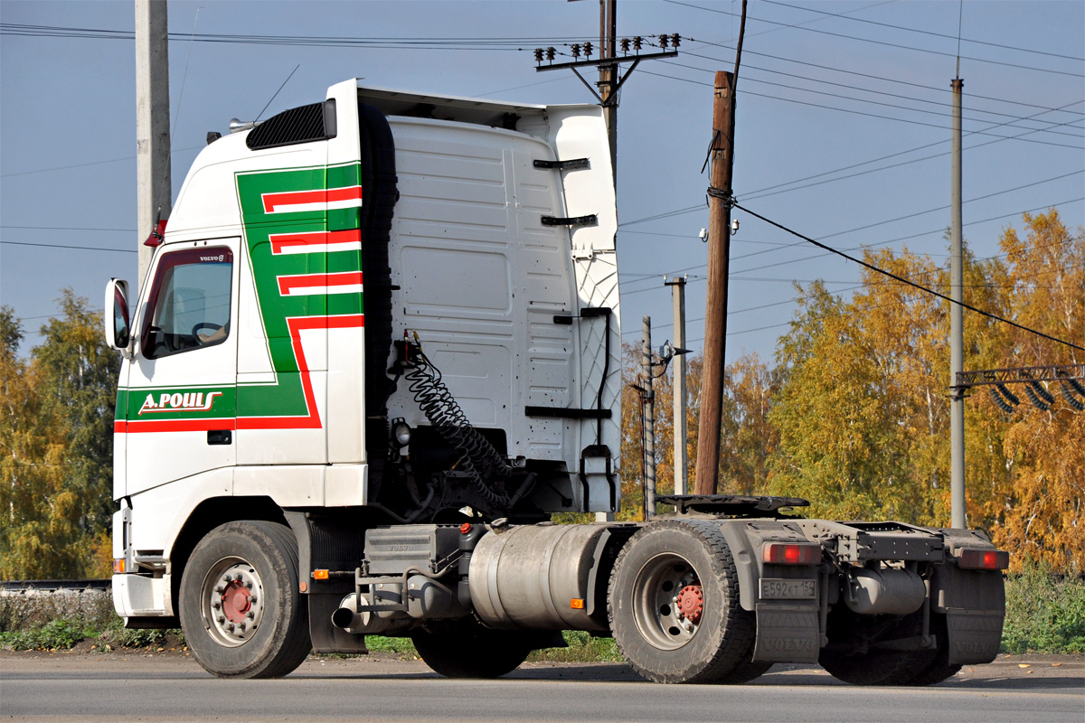 Алтайский край, № Е 592 КТ 154 — Volvo ('1993) FH-Series