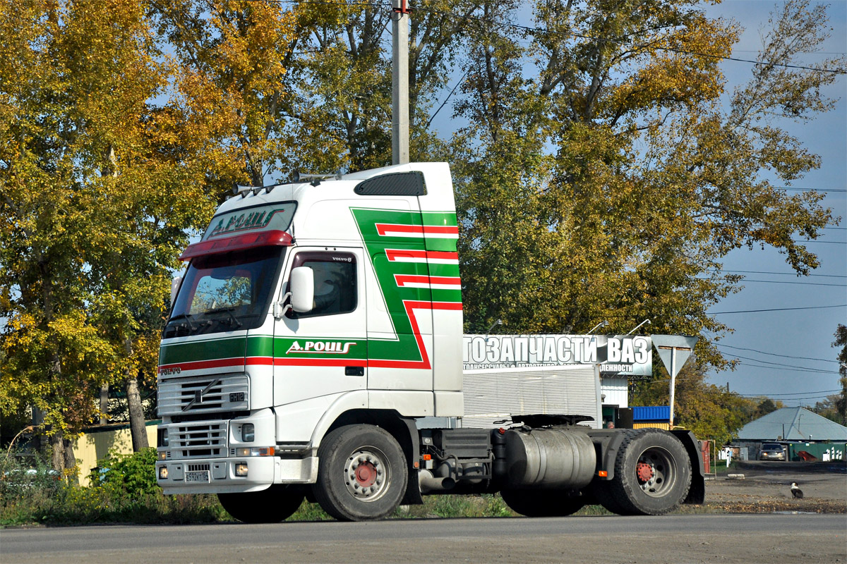 Алтайский край, № Е 592 КТ 154 — Volvo ('1993) FH-Series