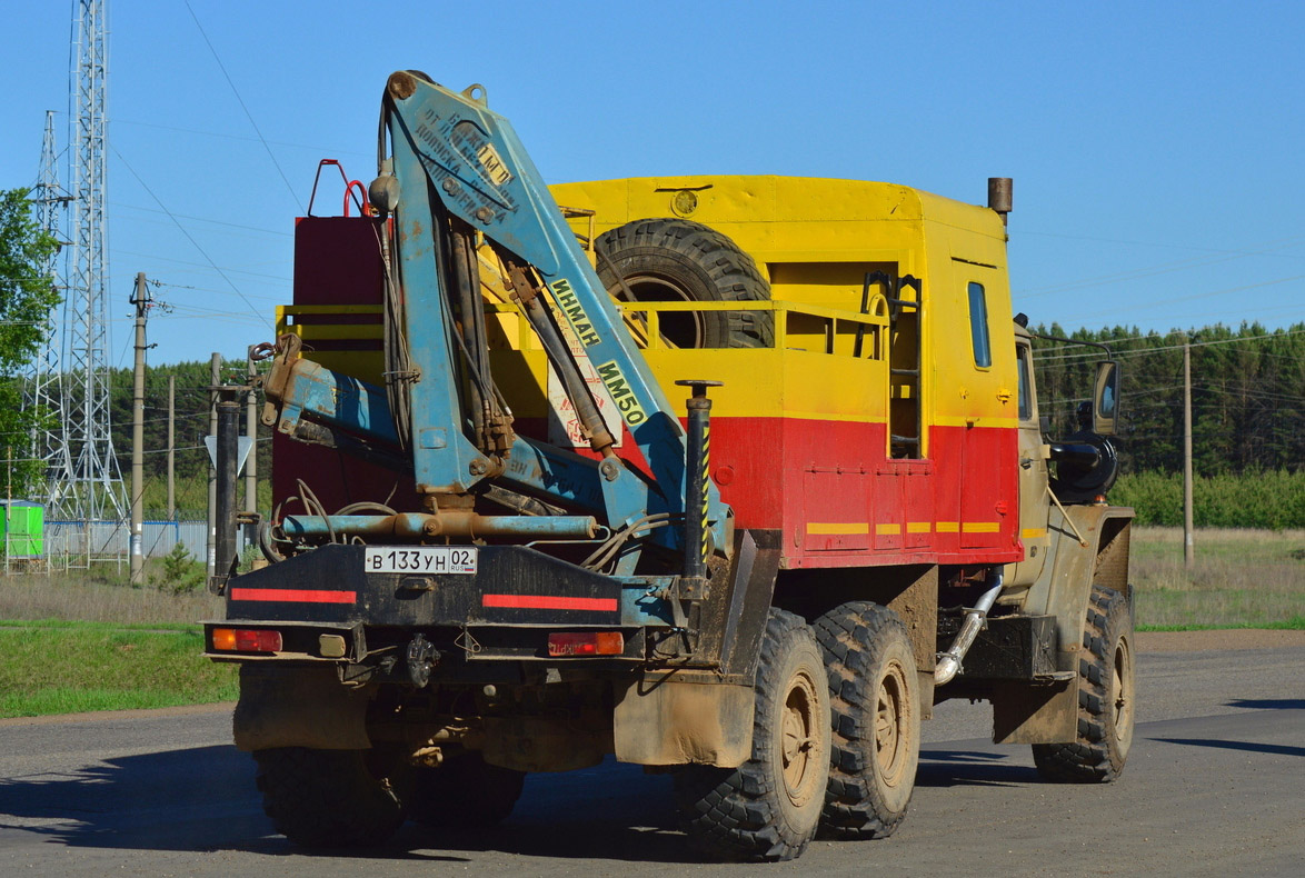 Башкортостан, № В 133 УН 02 — Урал-4320-30