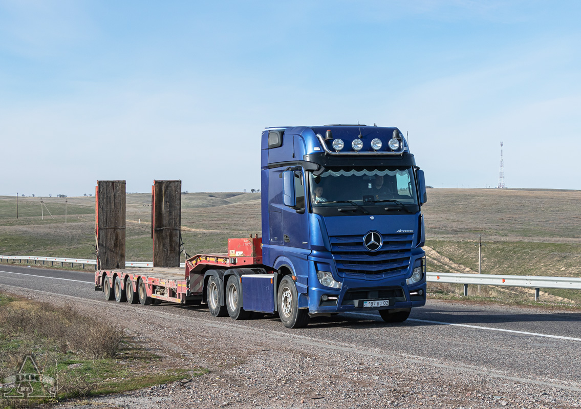 Алматы, № 187 BJ 02 — Mercedes-Benz Actros ('2011)