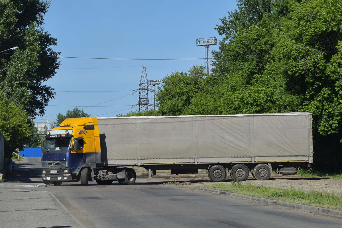 Алтайский край, № А 771 ОВ 122 — Volvo ('1993) FH12.420