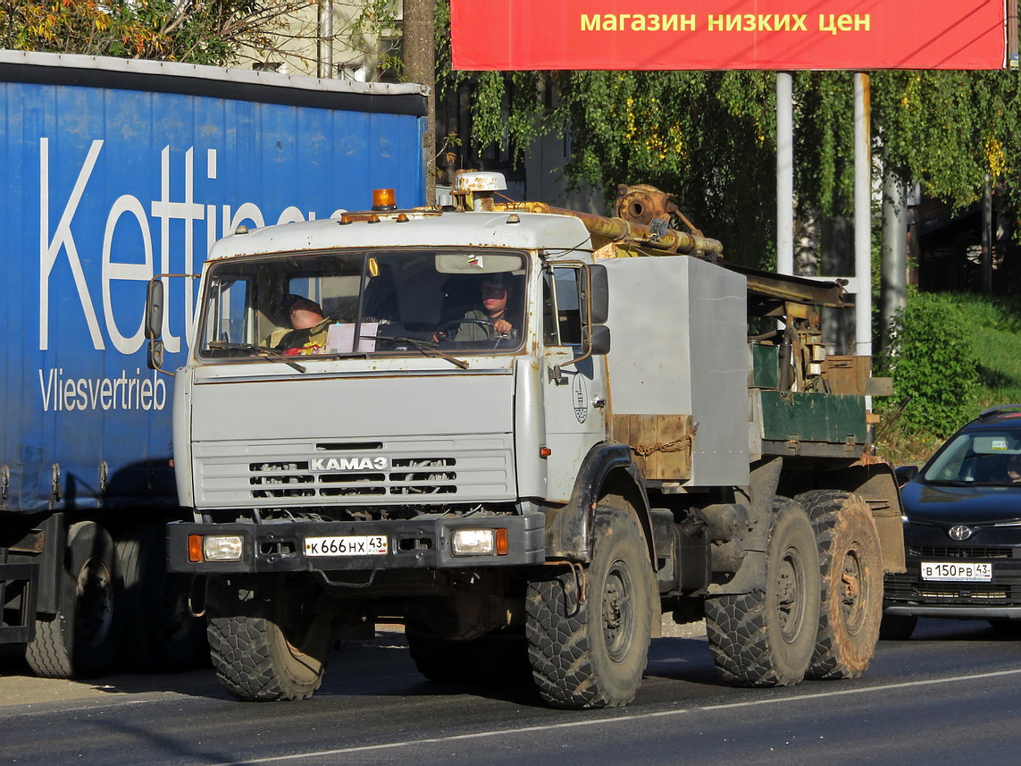 Кировская область, № К 666 НХ 43 — КамАЗ-43114-02 [43114C]