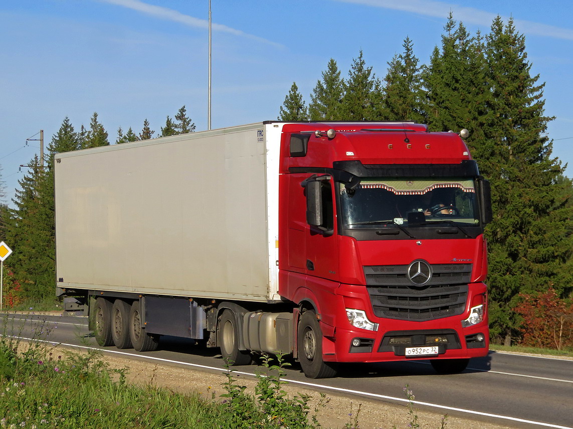 Брянская область, № О 952 РС 32 — Mercedes-Benz Actros '18 1845 [Z9M]