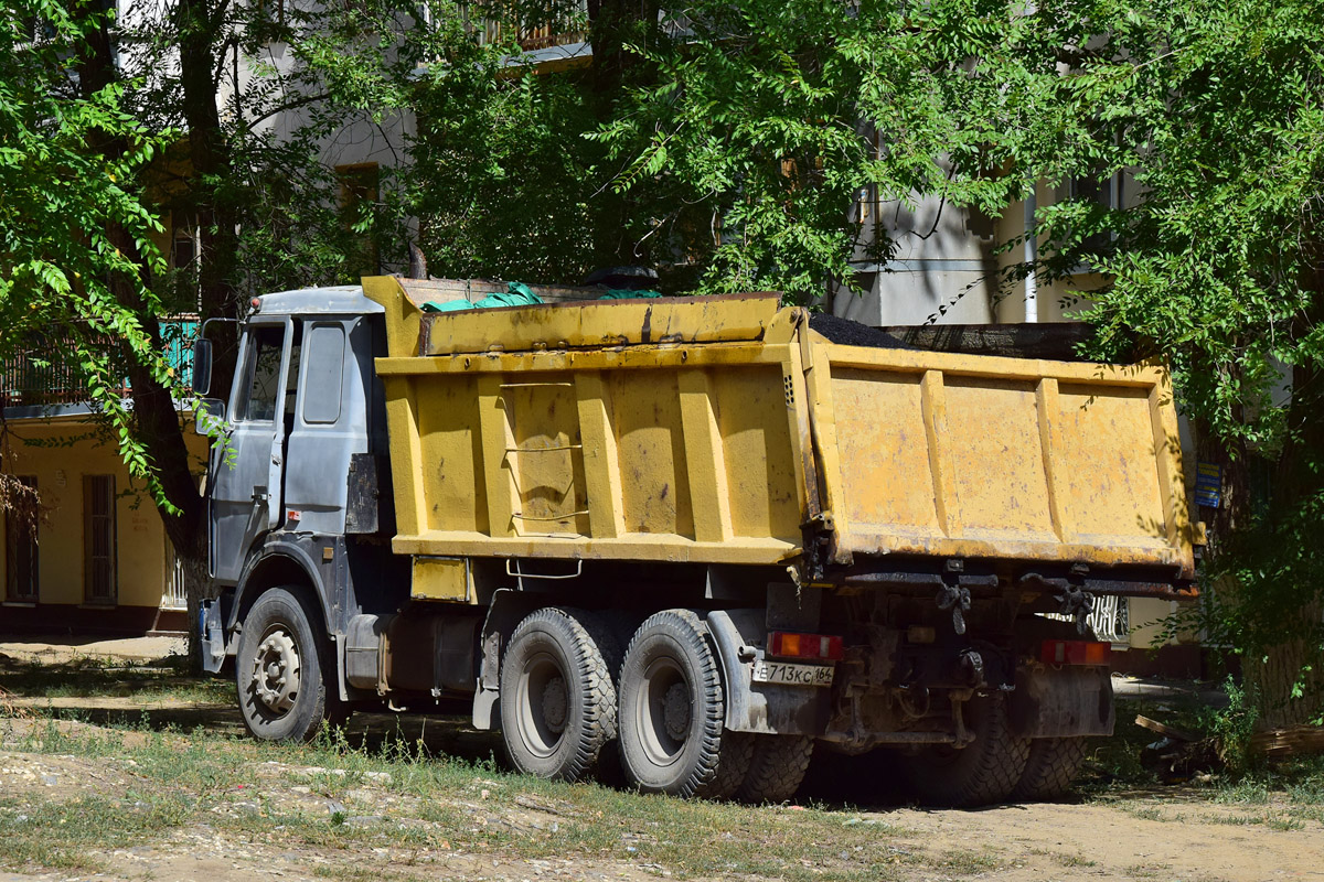 Саратовская область, № Е 713 КС 164 — МАЗ-5516 [551600]