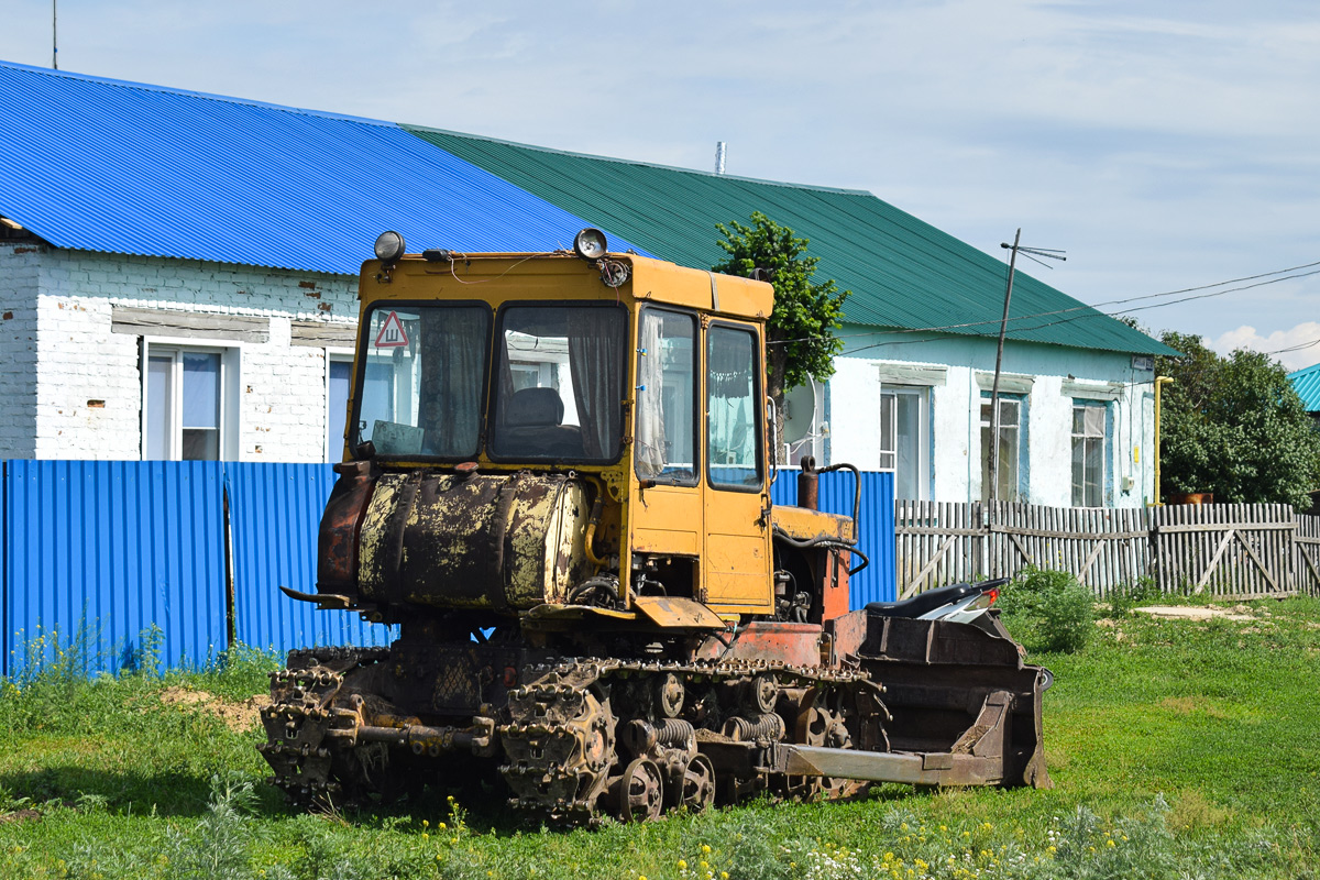 Алтайский край, № 9749 ** 22 — ДТ-75МЛ/Т (общая модель); Алтайский край — Спецтехника с нечитаемыми (неизвестными) номерами