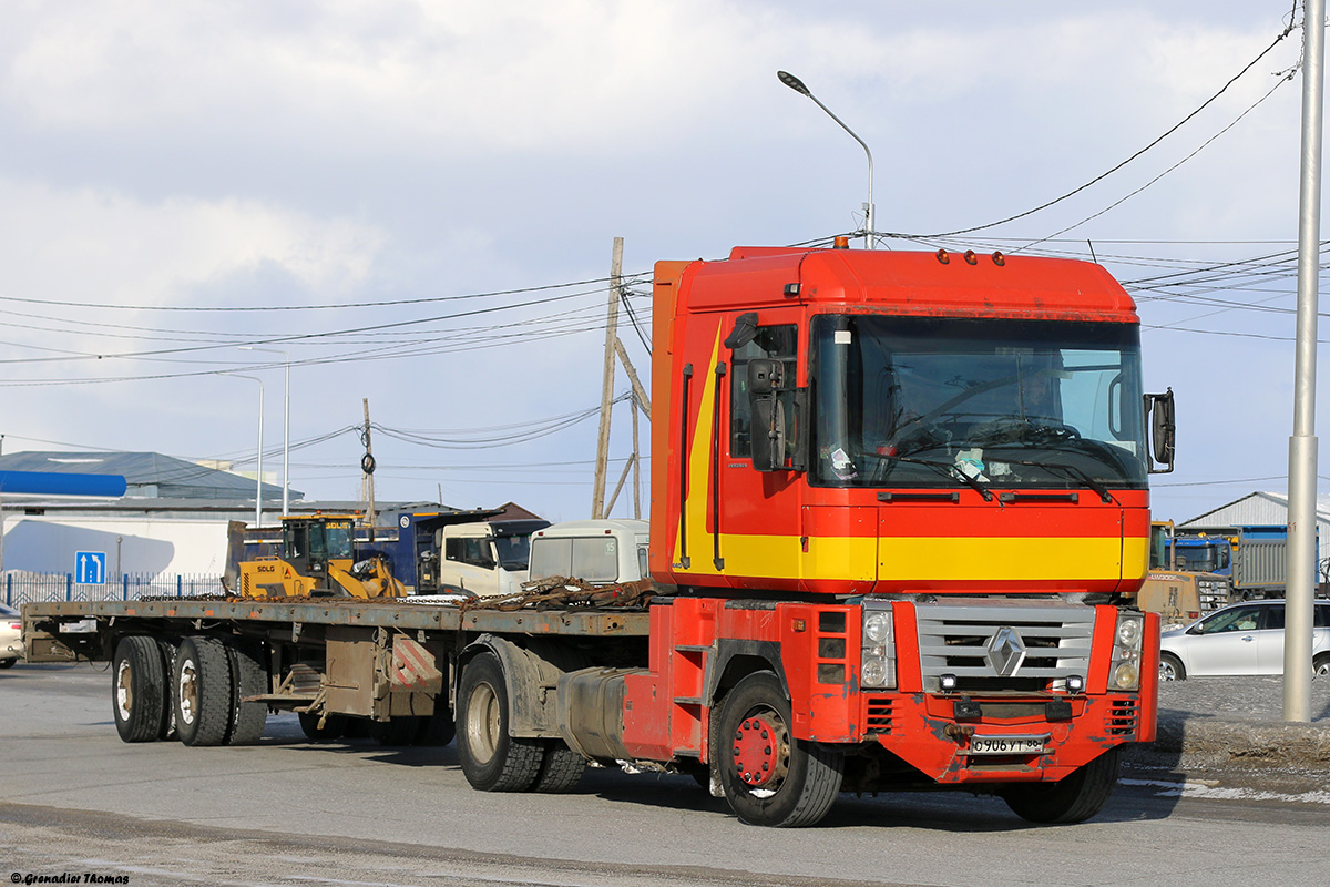 Ханты-Мансийский автоном.округ, № О 906 УТ 86 — Renault Magnum E-Tech ('2001)