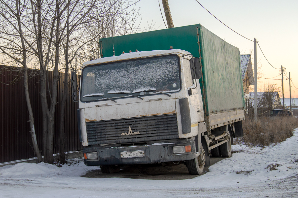 Свердловская область, № С 135 НХ 96 — МАЗ-437130 "Зубрёнок"