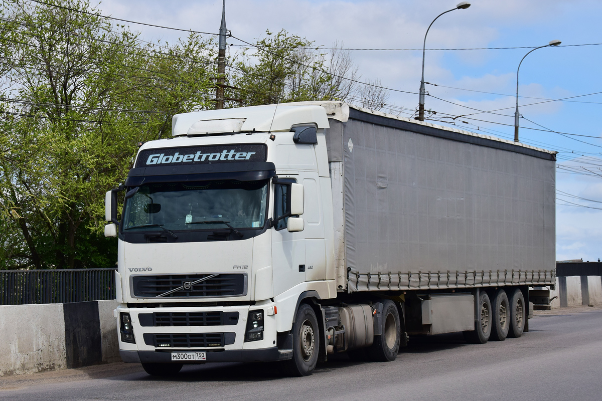 Московская область, № М 300 ОТ 750 — Volvo ('2002) FH12.460