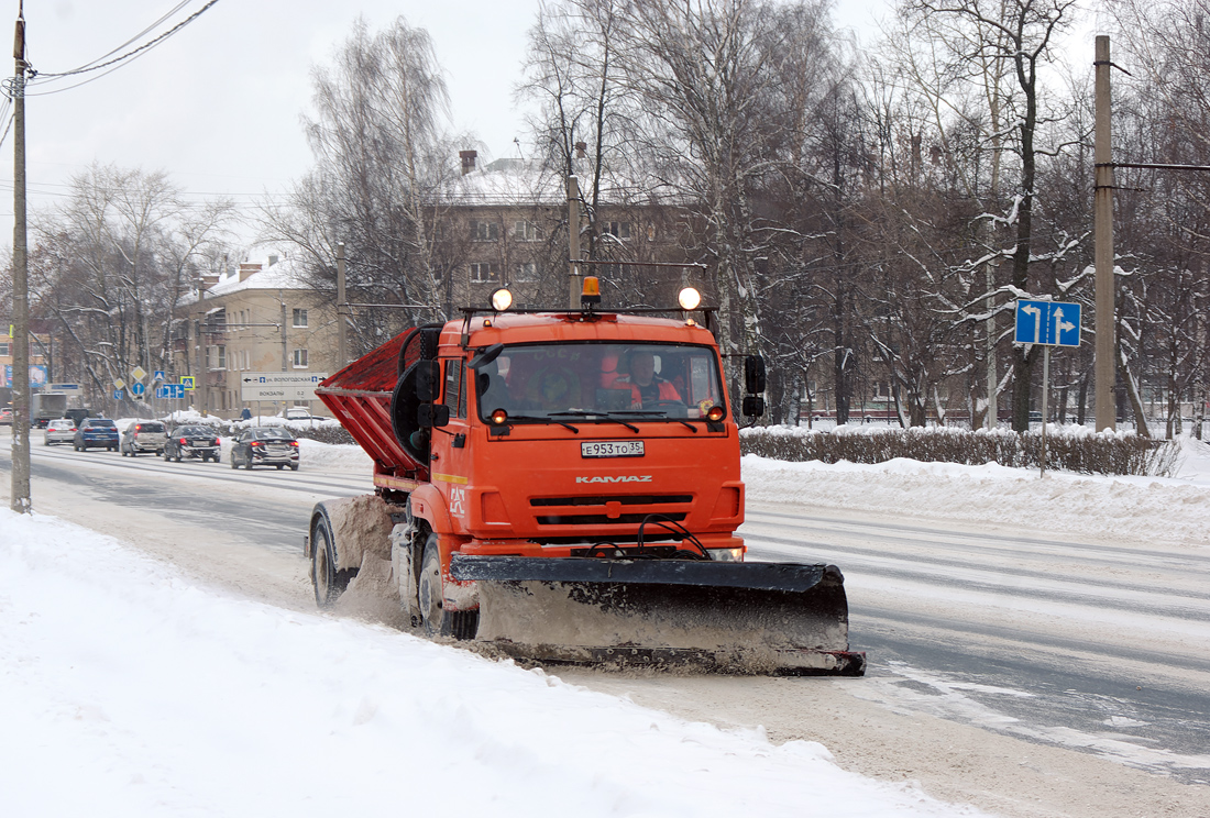 Вологодская область, № Е 953 ТО 35 — КамАЗ-43253-R4