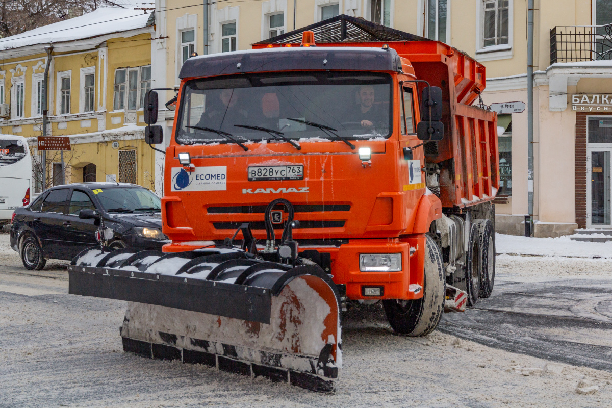 Самарская область, № В 828 УС 763 — КамАЗ-65115 (общая модель)