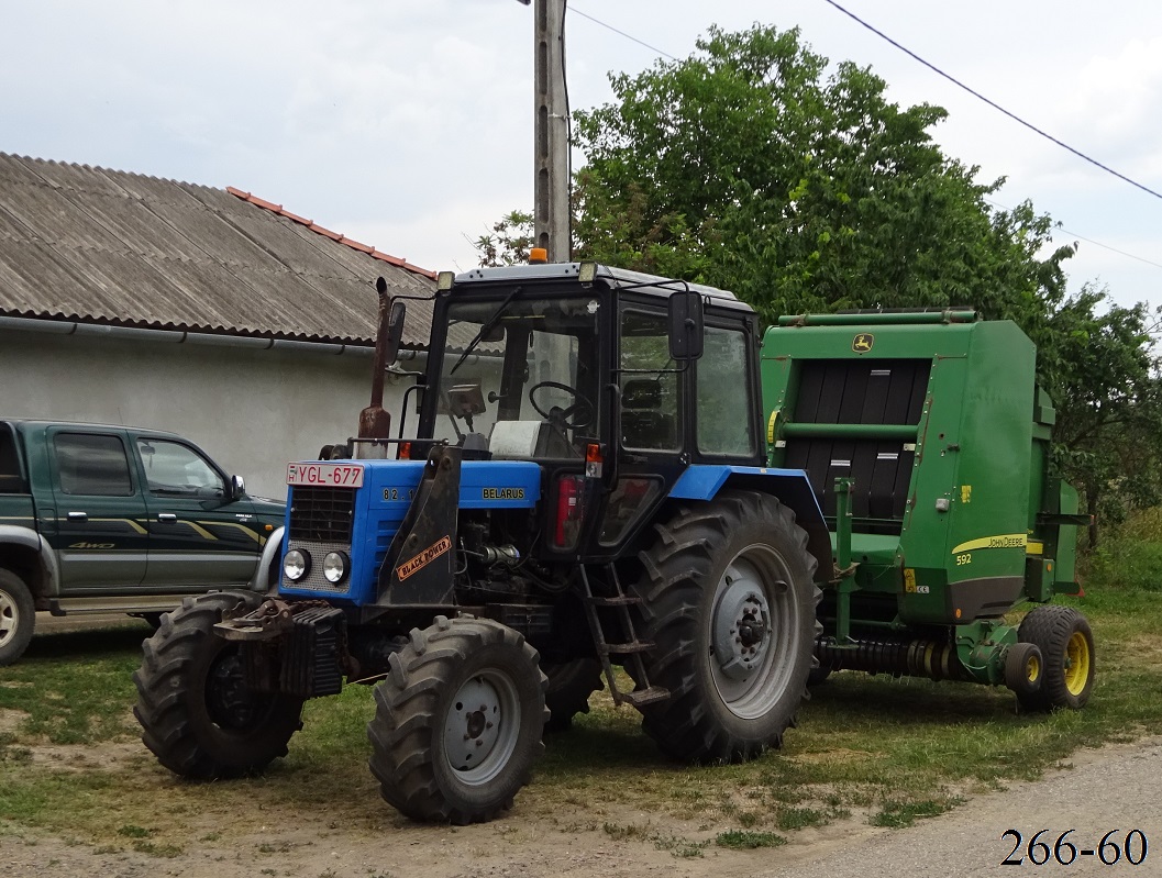 Венгрия, № YGL-677 — Беларус-82.1; Прицепы сельскохозяйственные — Пресс-подборщики (общая)