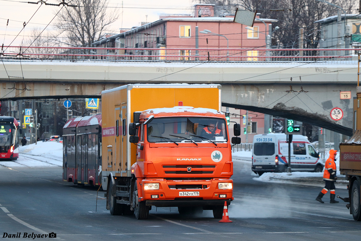 Санкт-Петербург, № В 342 УХ 178 — КамАЗ-43253-R4(28)