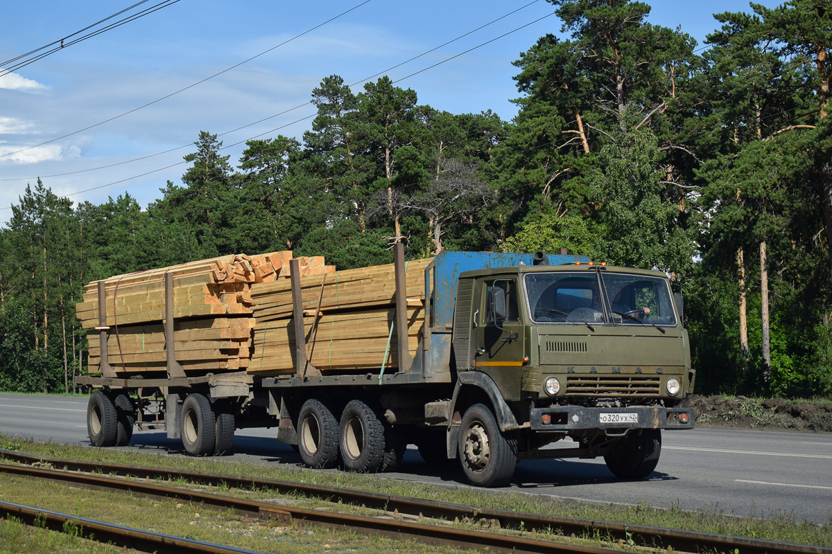 Алтайский край, № О 320 УХ 42 — КамАЗ-5320