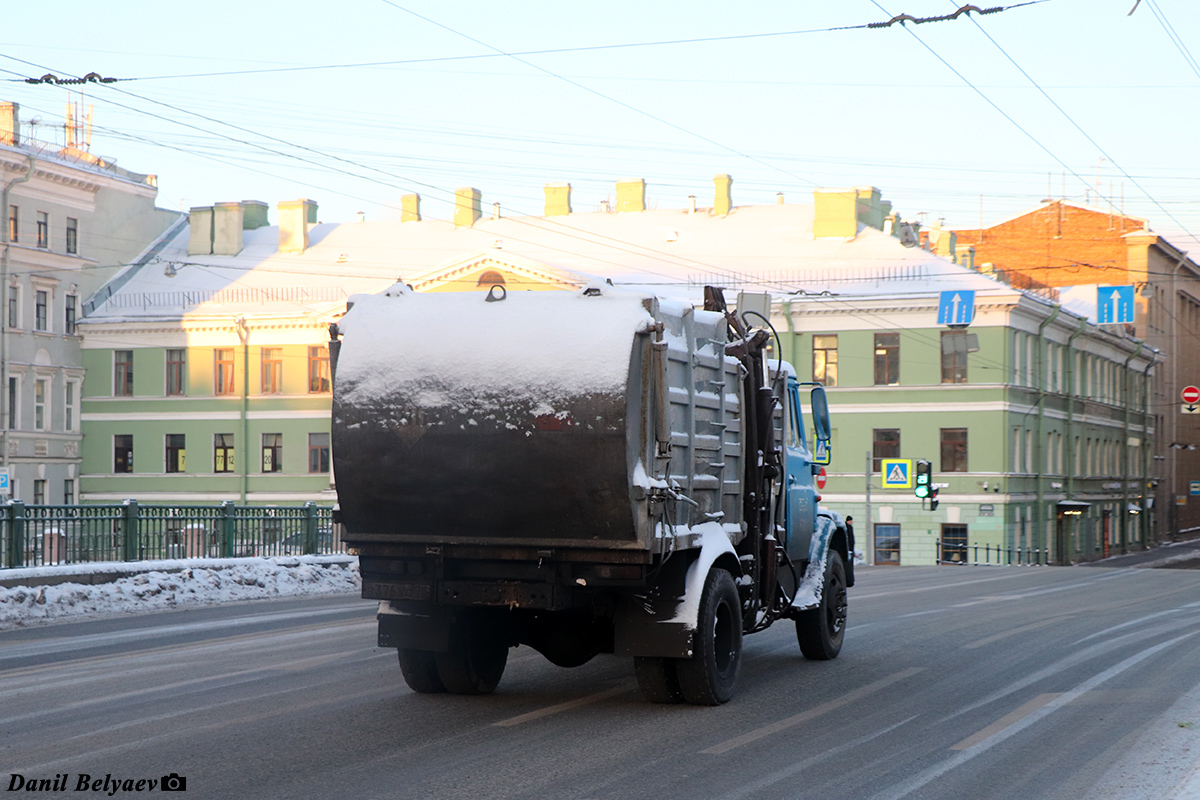 Санкт-Петербург, № 613 — ЗИЛ-432902