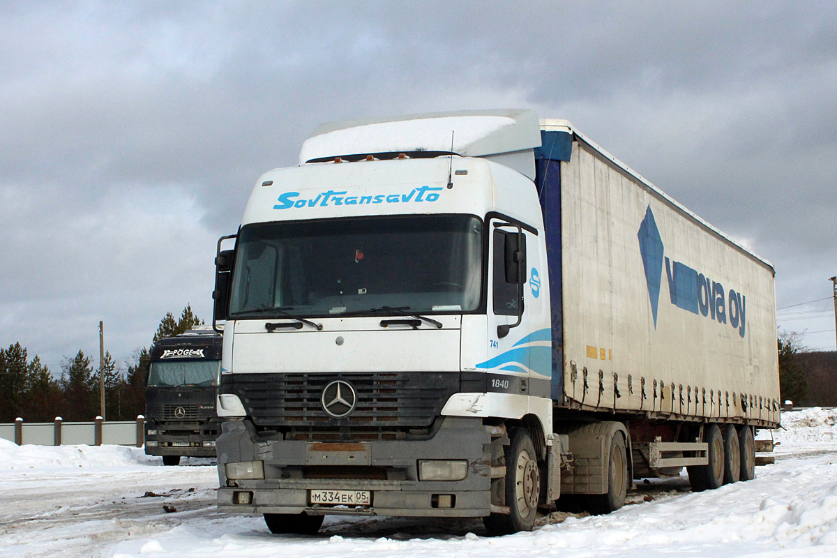 Дагестан, № М 334 ЕК 05 — Mercedes-Benz Actros ('2003) 1840