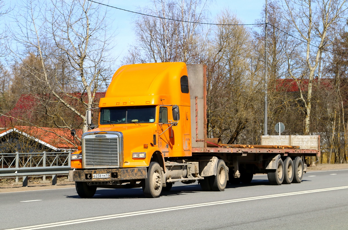 Новгородская область, № В 238 ТМ 53 — Freightliner FLD 120 SD