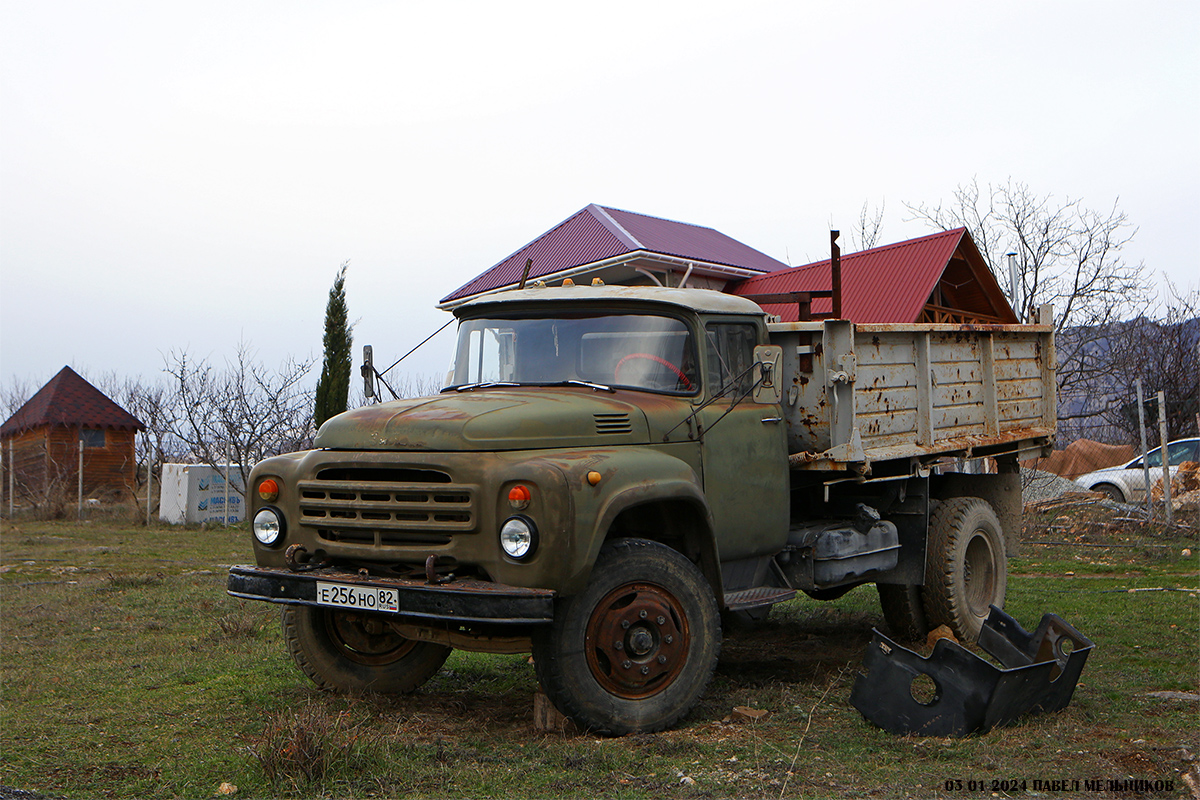 Крым, № Е 256 НО 82 — ЗИЛ-495710