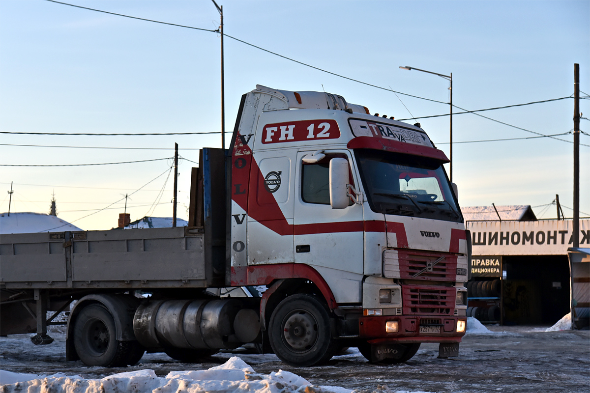 Тюменская область, № Х 257 ТН 72 — Volvo ('1993) FH12.380