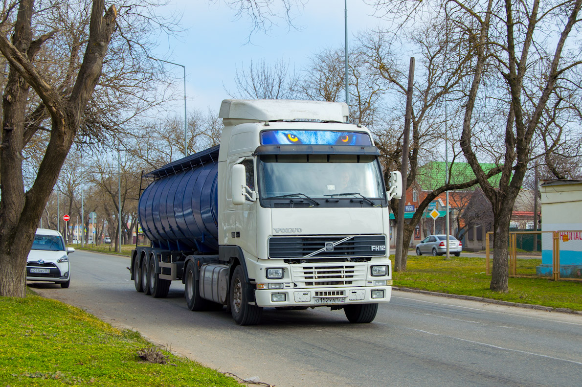 Краснодарский край, № О 152 УА 123 — Volvo ('1993) FH12.420