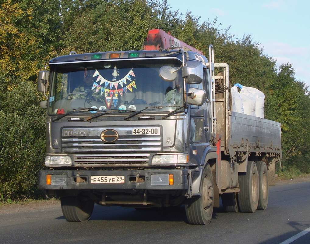 Архангельская область, № Е 455 УЕ 29 — Hino FS