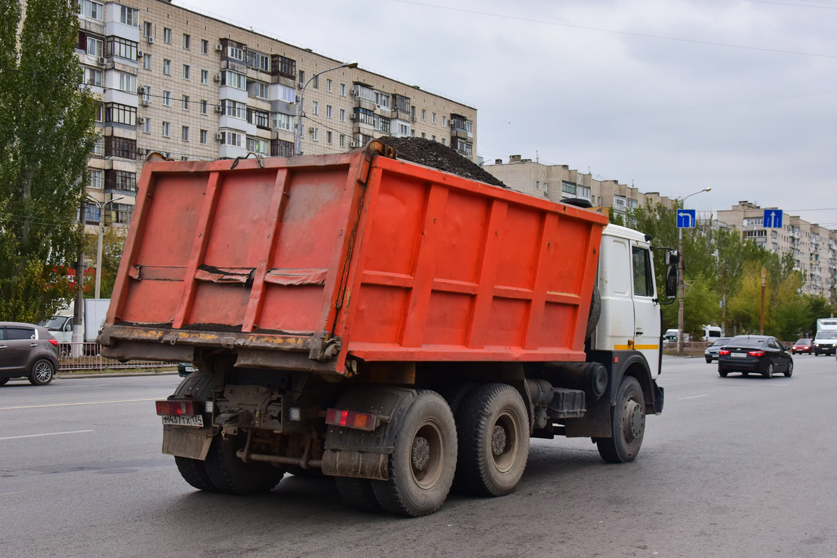 Волгоградская область, № М 437 ТХ 134 — МАЗ-551605