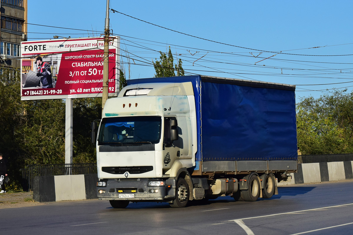 Волгоградская область, № Е 142 НА 134 — Renault Premium ('1996)