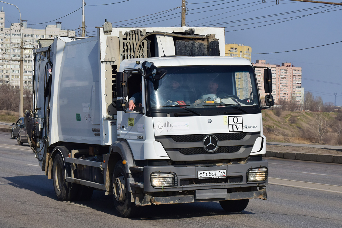 Волгоградская область, № Е 565 ОН 134 — Mercedes-Benz Axor 1826 [Z9M]