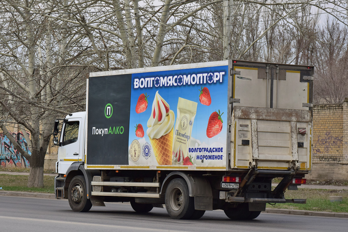 Волгоградская область, № А 069 РА 134 — Mercedes-Benz Axor 1823