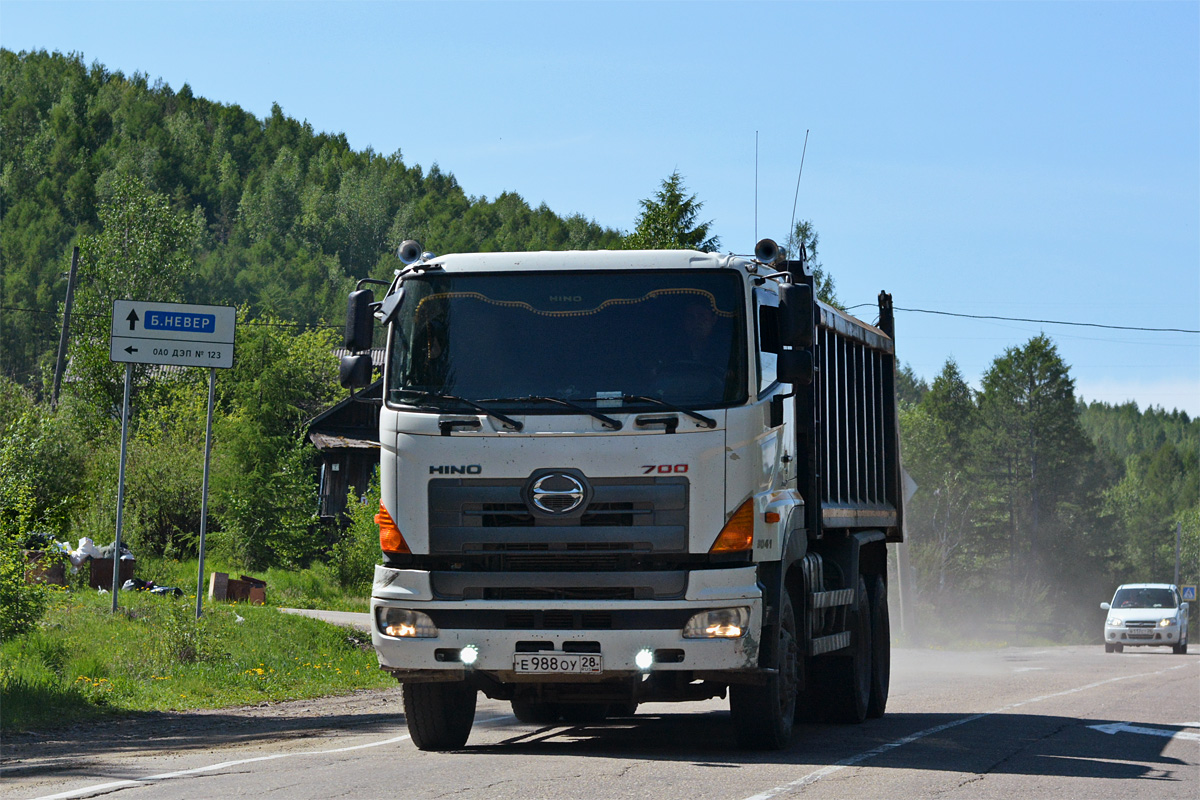 Амурская область, № Е 988 ОУ 28 — Hino 700