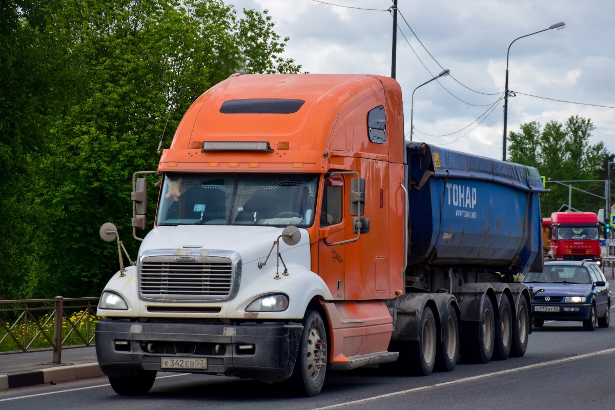 Новгородская область, № К 342 ЕВ 53 — Freightliner Columbia