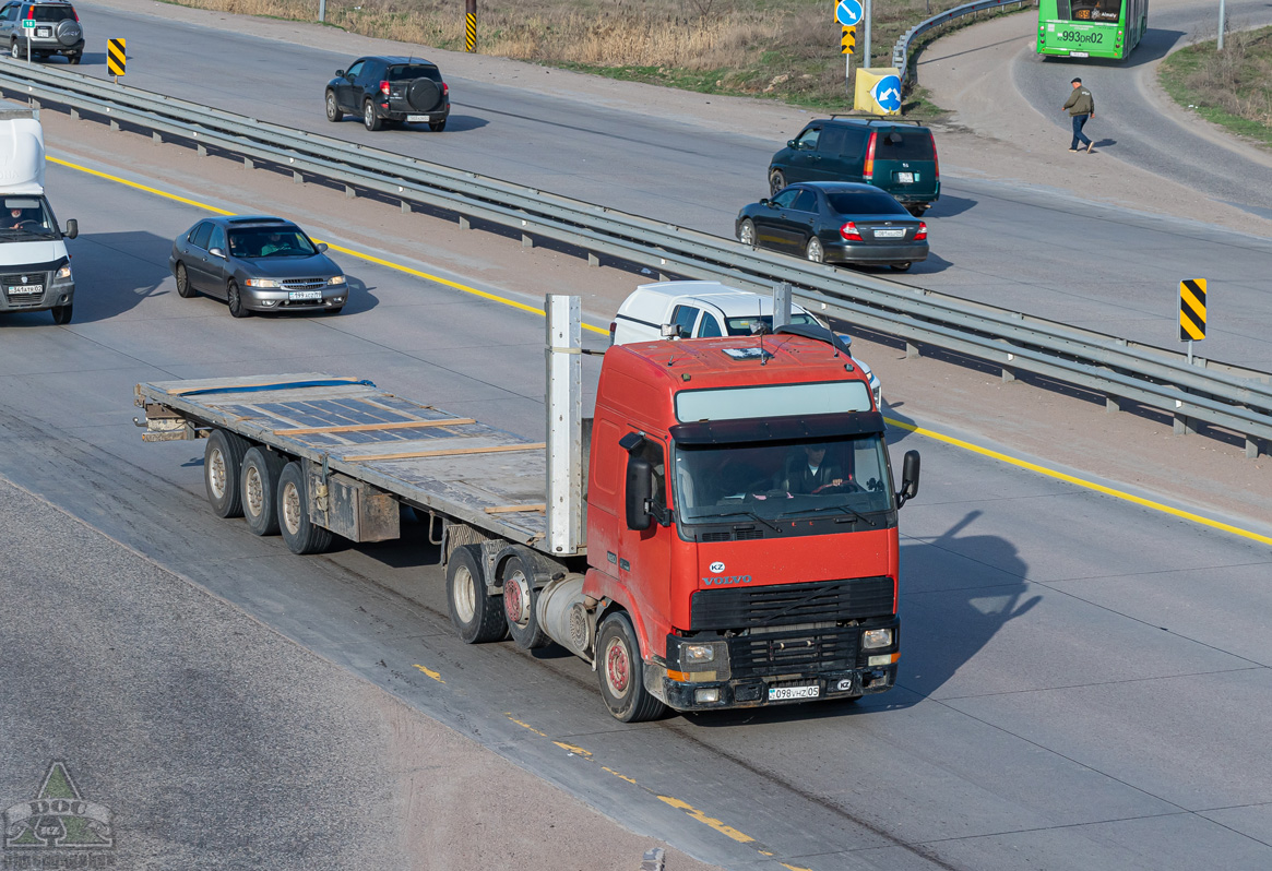 Алматинская область, № 098 VHZ 05 — Volvo ('1993) FH12.420