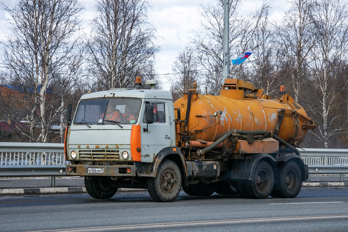 Архангельская область, № В 906 ОМ 29 — КамАЗ-53213