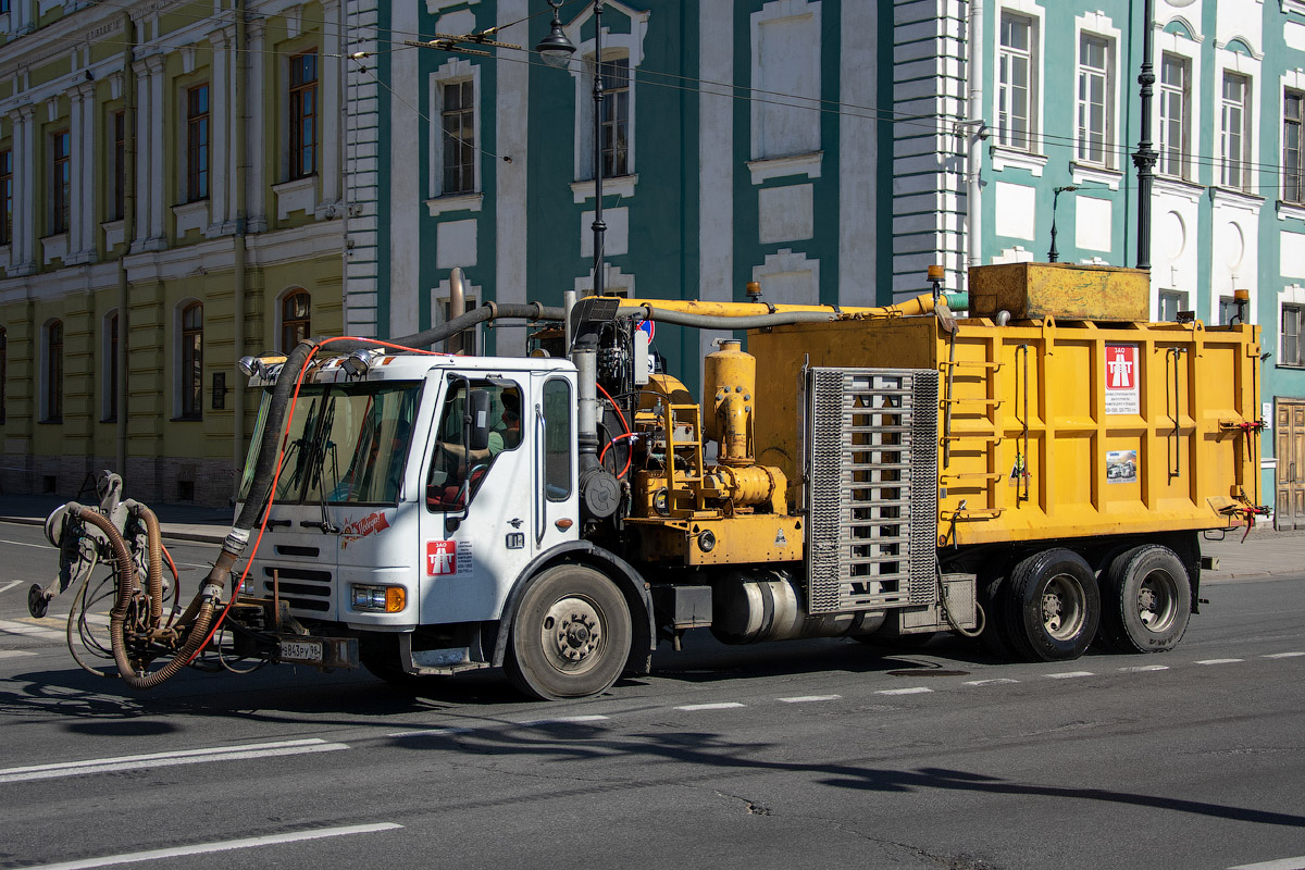 Санкт-Петербург, № В 843 РУ 98 — Freightliner (общая модель)