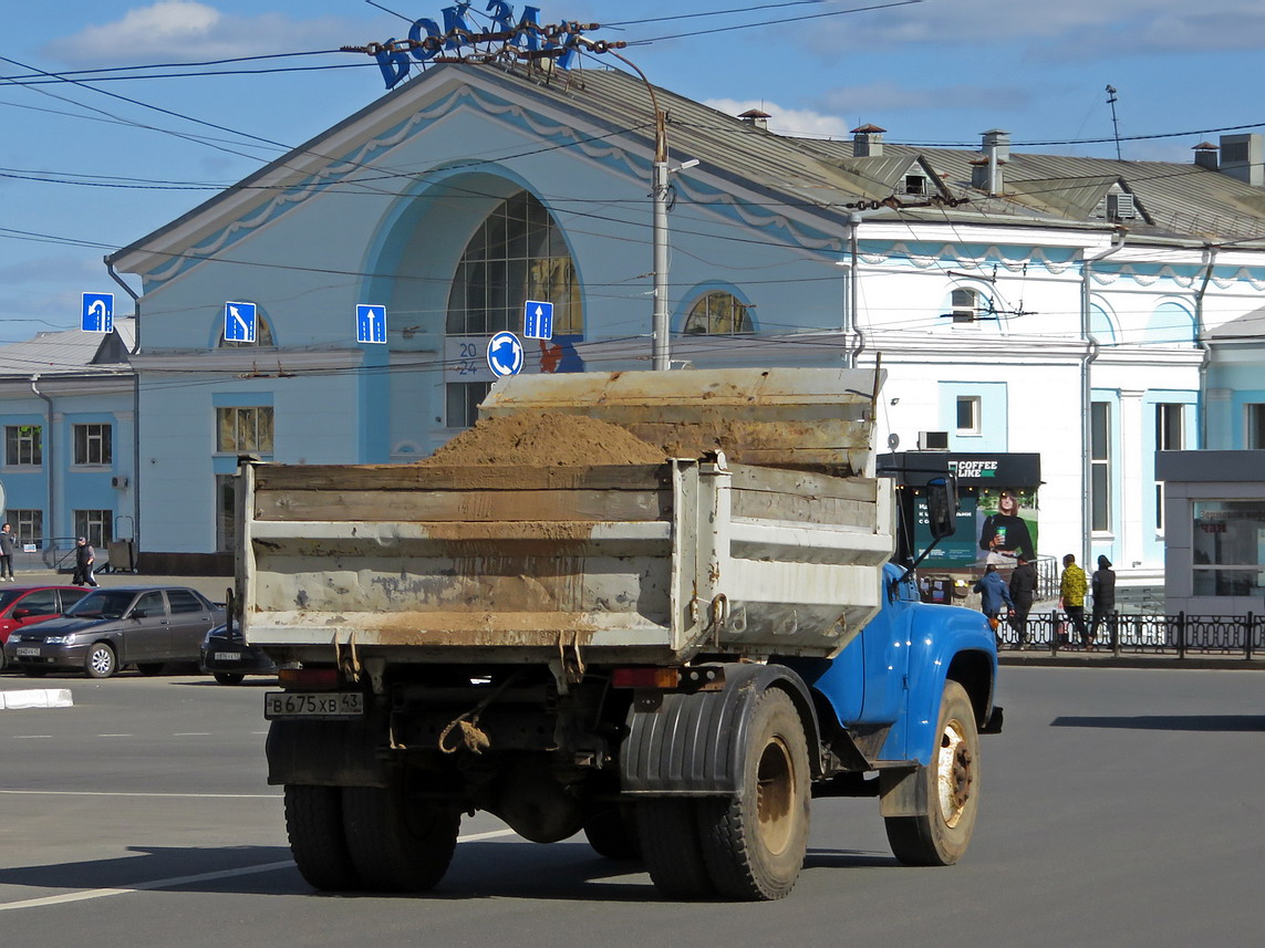 Кировская область, № В 675 ХВ 43 — ЗИЛ-495810