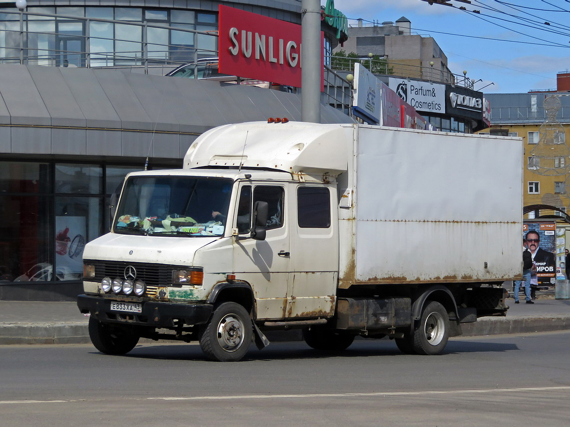 Кировская область, № Е 833 ХА 43 — Mercedes-Benz T2 ('1986)