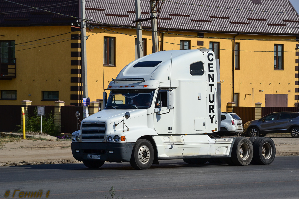 Волгоградская область, № А 961 ЕН 134 — Freightliner Century Class