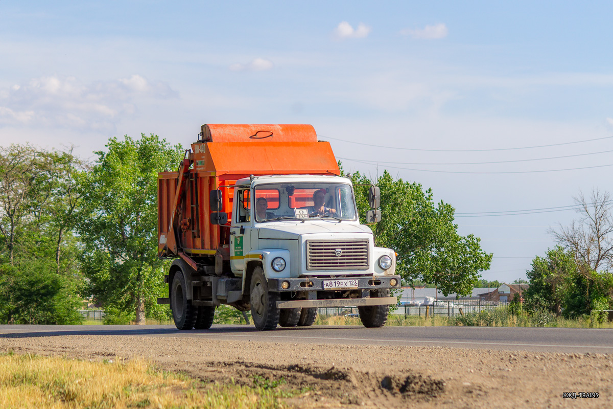 Краснодарский край, № А 819 РХ 123 — ГАЗ-3309