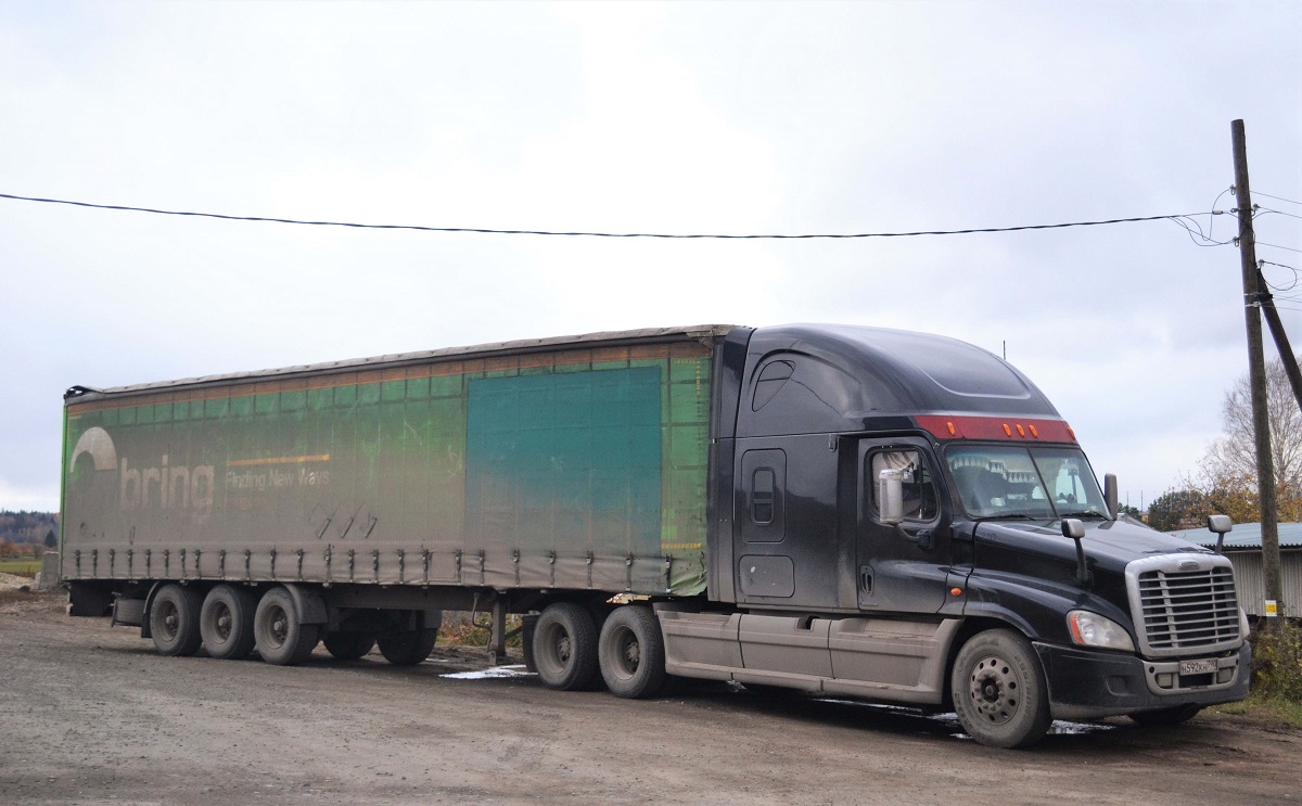 Московская область, № Н 592 КН 790 — Freightliner Cascadia