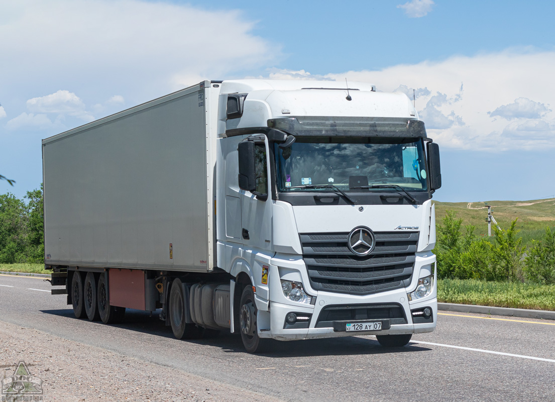 Западно-Казахстанская область, № 128 AY 07 — Mercedes-Benz Actros ('2018) 1851