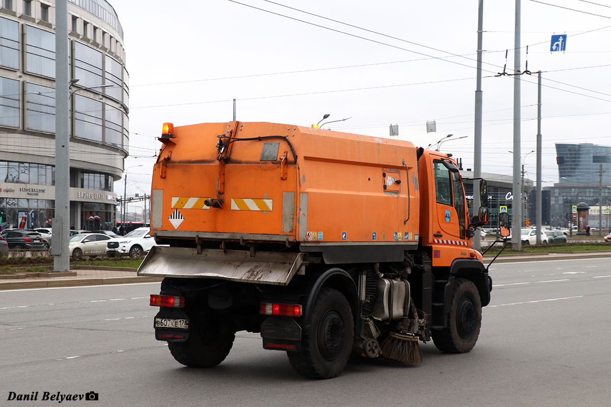 Санкт-Петербург, № 956 — Mercedes-Benz Unimog U400