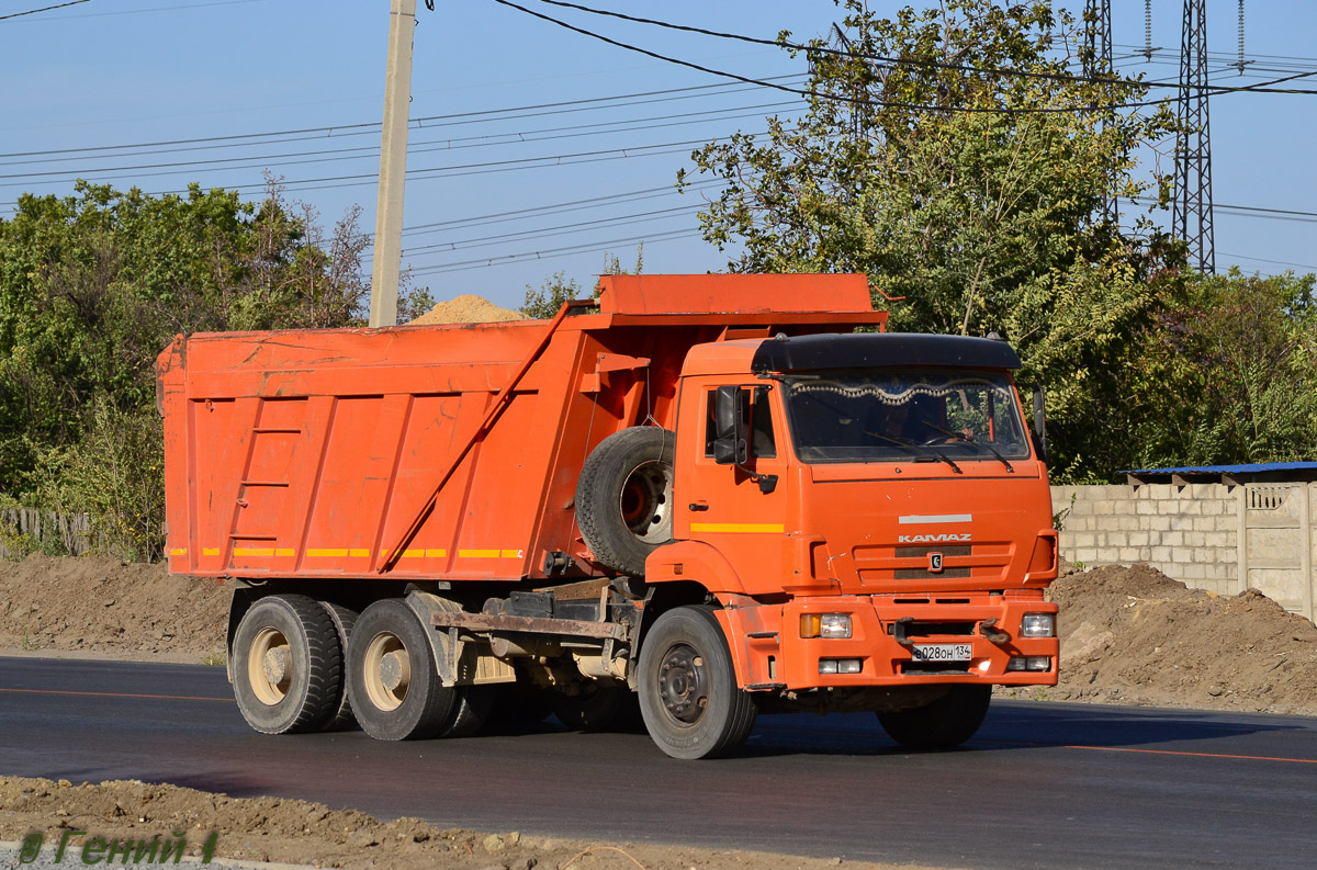 Волгоградская область, № В 028 ОН 134 — КамАЗ-6520-63