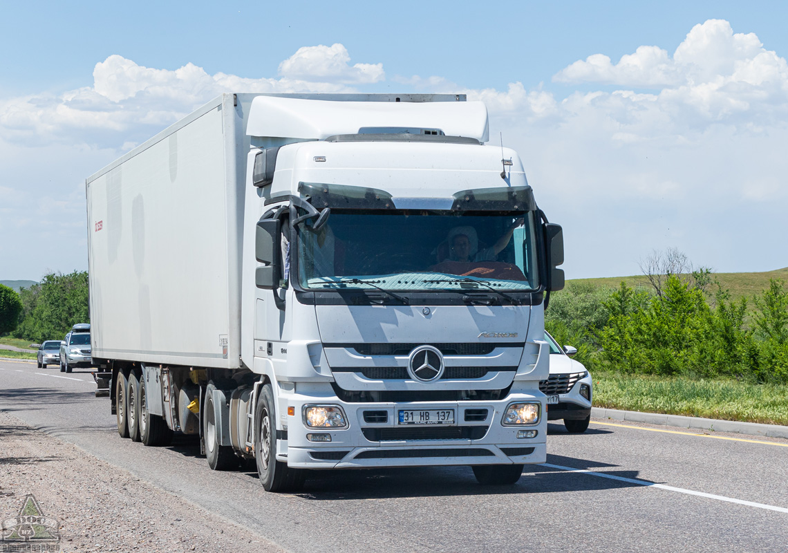 Турция, № 31 HB 137 — Mercedes-Benz Actros ('2009) 1844