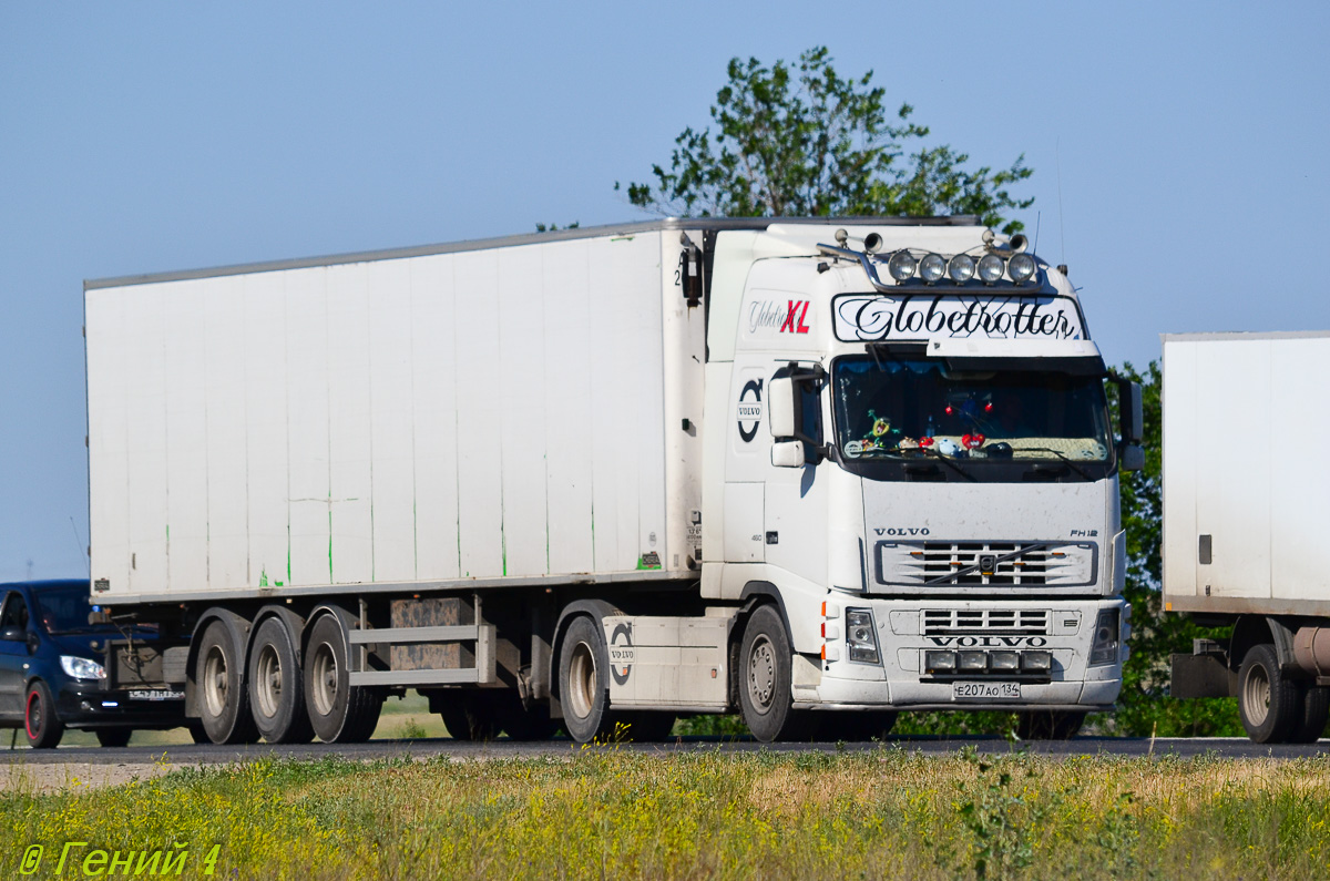 Волгоградская область, № Е 207 АО 134 — Volvo ('2002) FH12.460