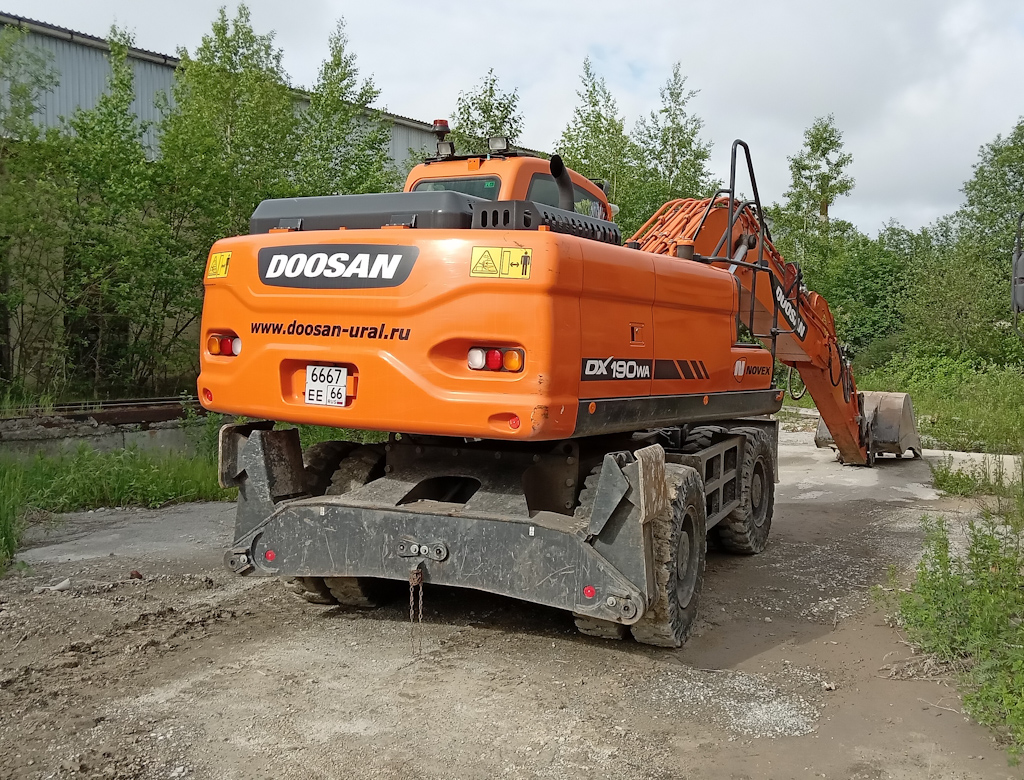 Свердловская область, № 6667 ЕЕ 66 — Doosan DX190W