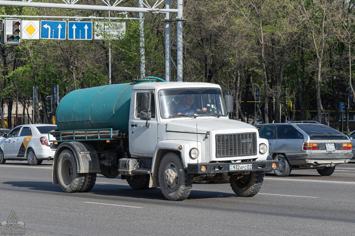 Алматы, № 932 AFC 02 — ГАЗ-3309