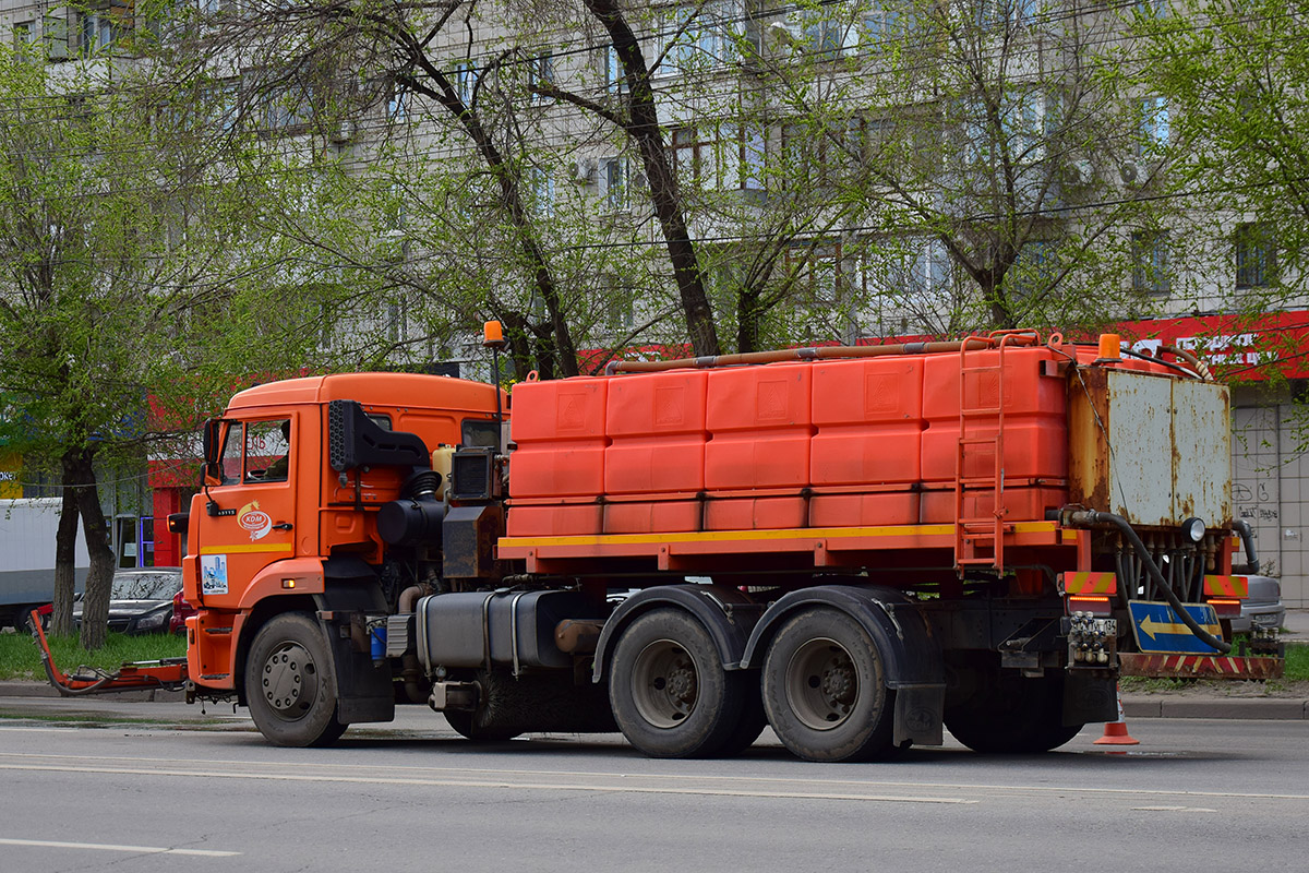 Волгоградская область, № В 439 УС 134 — КамАЗ-65115 (общая модель)